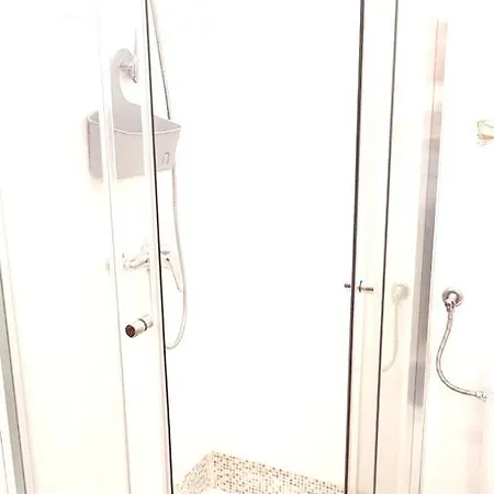 Spacious In With Sea View