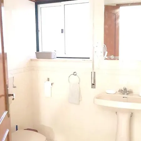 Spacious In With Sea View Nazaré